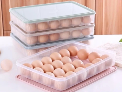 Stackable egg tray