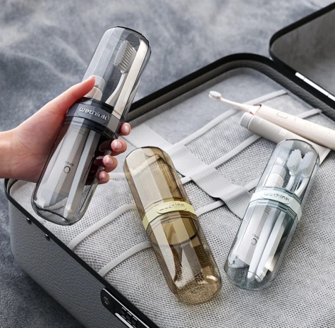 Portable travel toothbrush/toothpaste holder