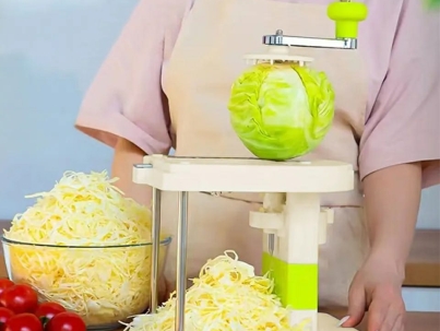 Manual cabbage cutter